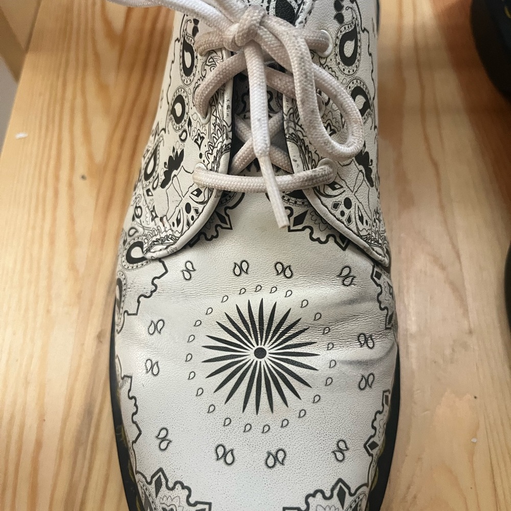 Dr Martens Limited Edition 1461 Oxfords White Bandana Print Industrial Shoes - Picture 5 of 8